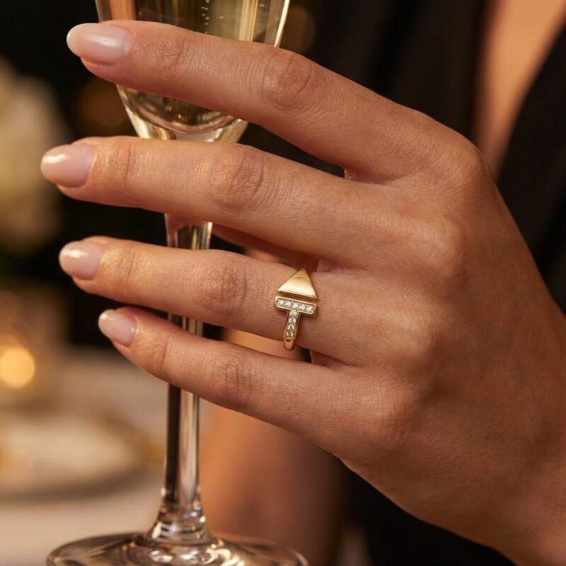 Luxury 18k Gold Geometric VSSI Diamond Ring for Women